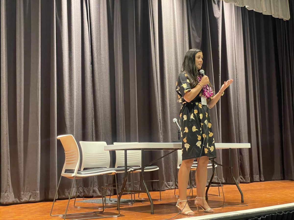 Hawaii News Now reporter Chelsea Davis tells a SPJ conference audience about her experiences as a reporter in Lahaina during the recent wildfires.