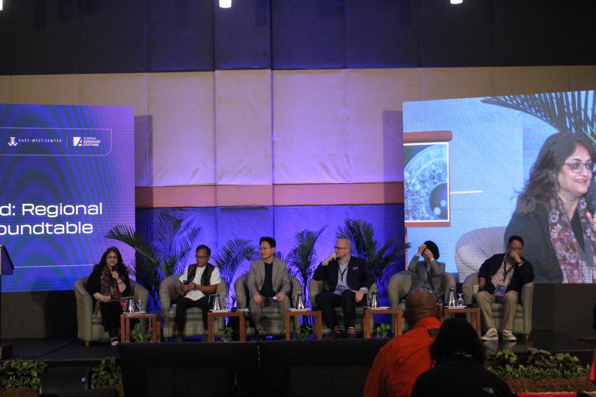 From left: Lubna Jerar Naqvi, Howie Severino, Chi Dong Lee, Derek Wallbank, Rihoko Akiyama, and Kalafi Moala speak on the trends and concerns in The Pacific